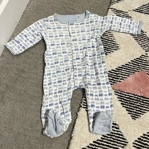 Simply is part of Magnetic Me family. Theme of pj is elephants